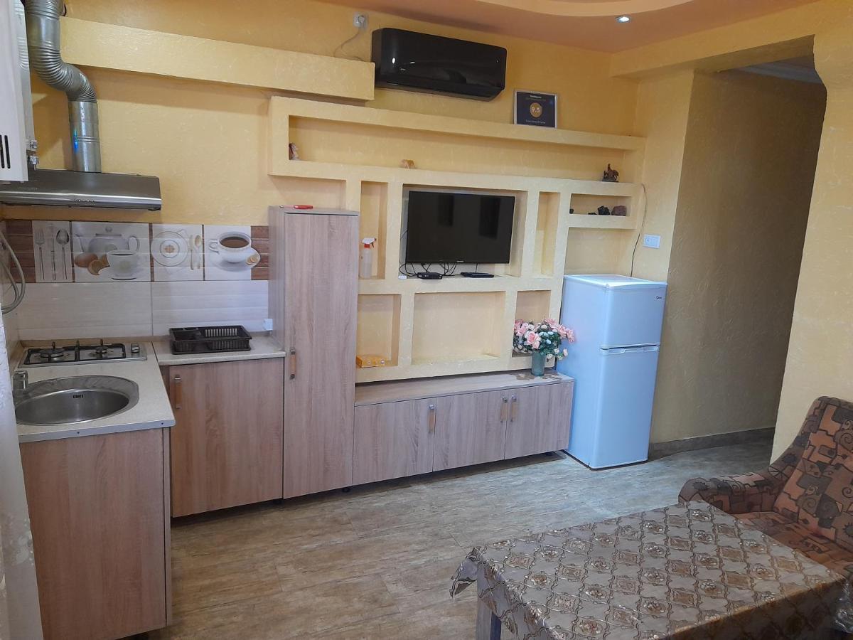 Guest House In Center Єреван Екстер'єр фото