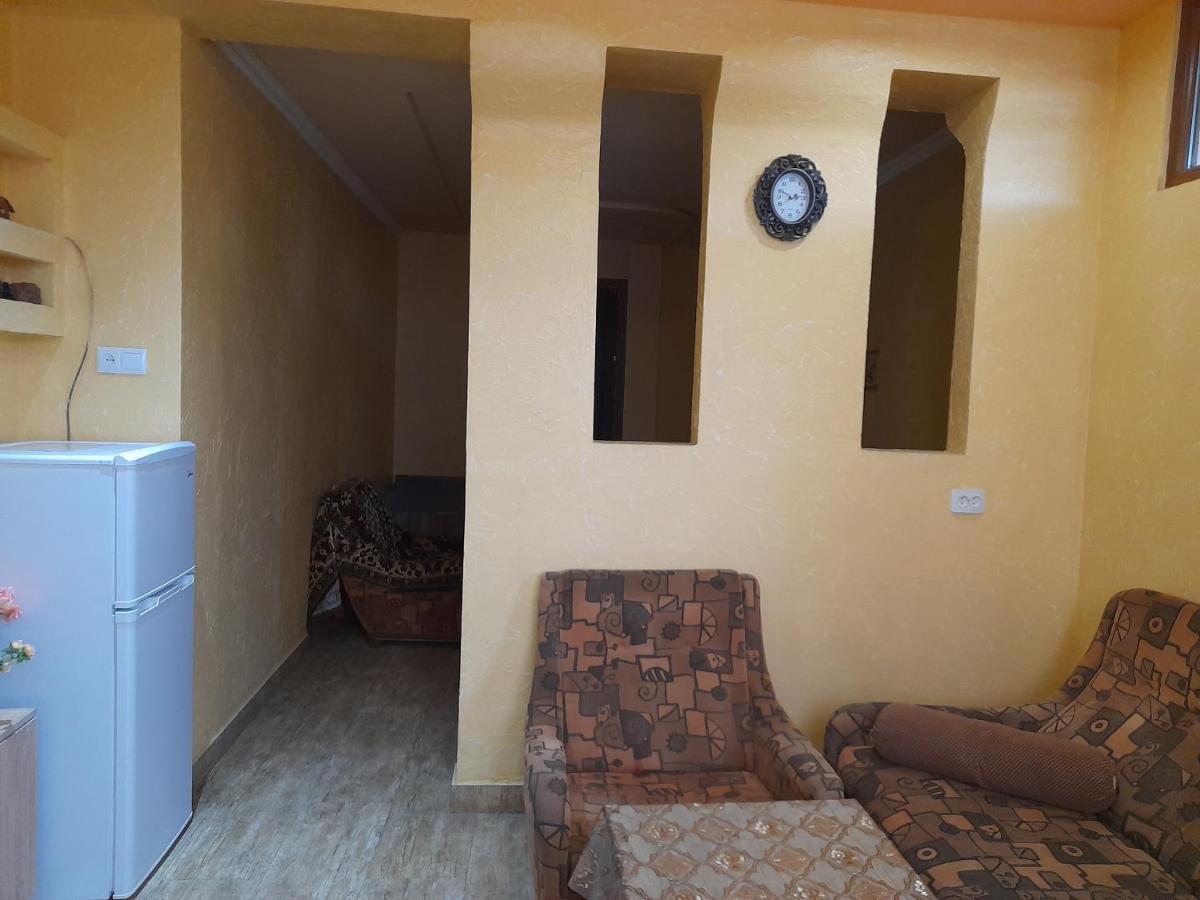 Guest House In Center Єреван Екстер'єр фото